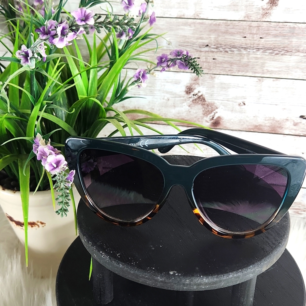 Fashion Sunglasses, women's green and Tortoise shell sunglasses. - Picture 4 of 9